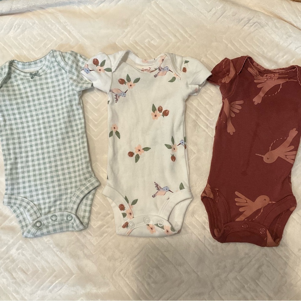 Bundle of 3 Carter’s Baby Girls Preemie Bodysuits